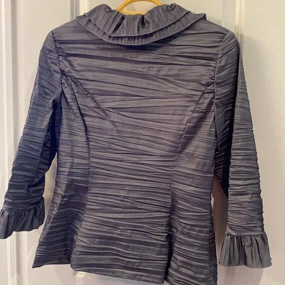 Grey ruffled jacket - Picture 3 of 5